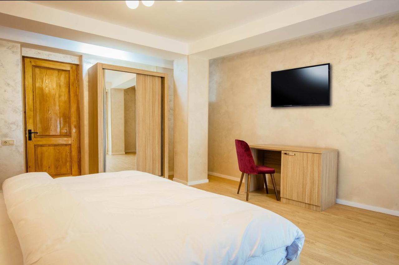 Hotel Mestia Inn Екстер'єр фото