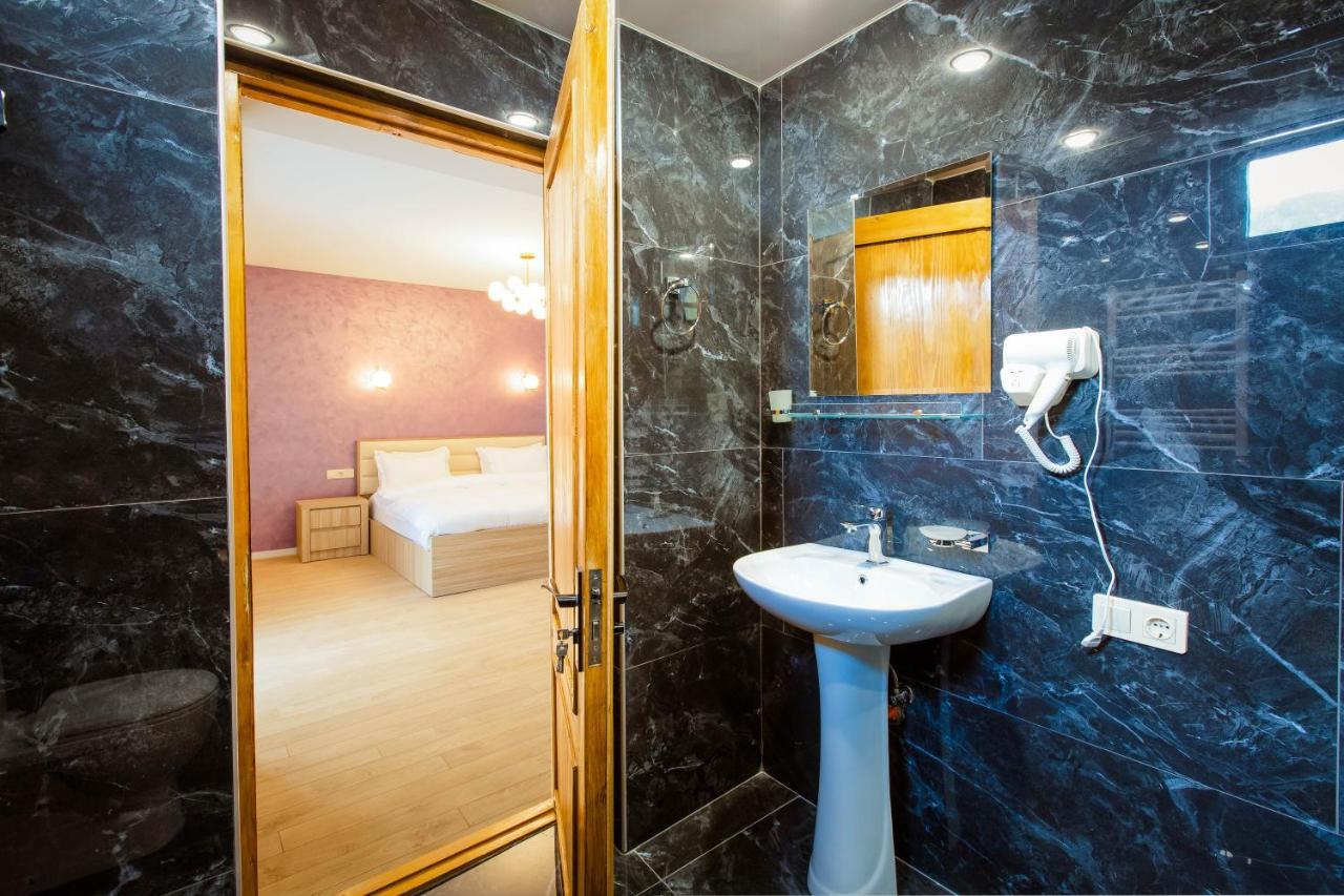 Hotel Mestia Inn Екстер'єр фото